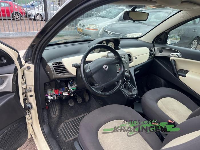 Lancia Ypsilon 1.4 16V Voiture accidentée (2005, Blanc)