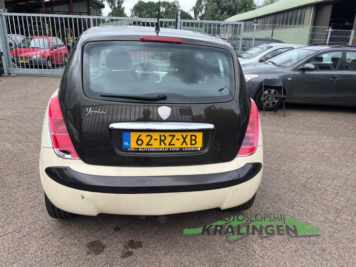Lancia Ypsilon 1.4 16V Voiture accidentée (2005, Blanc)