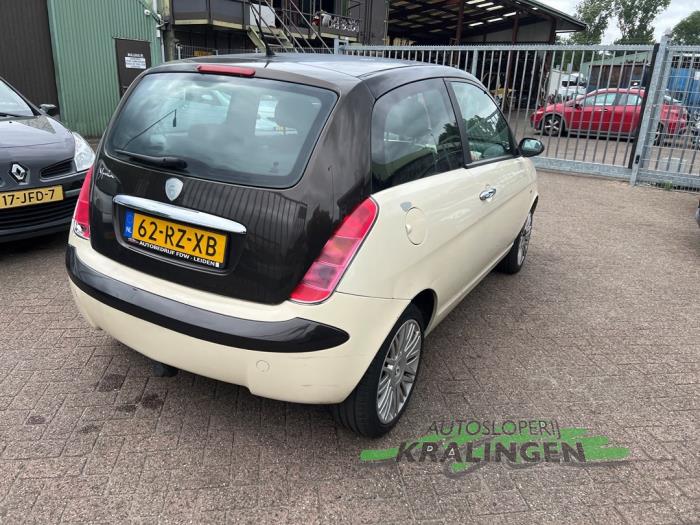 Lancia Ypsilon 1.4 16V Voiture accidentée (2005, Blanc)