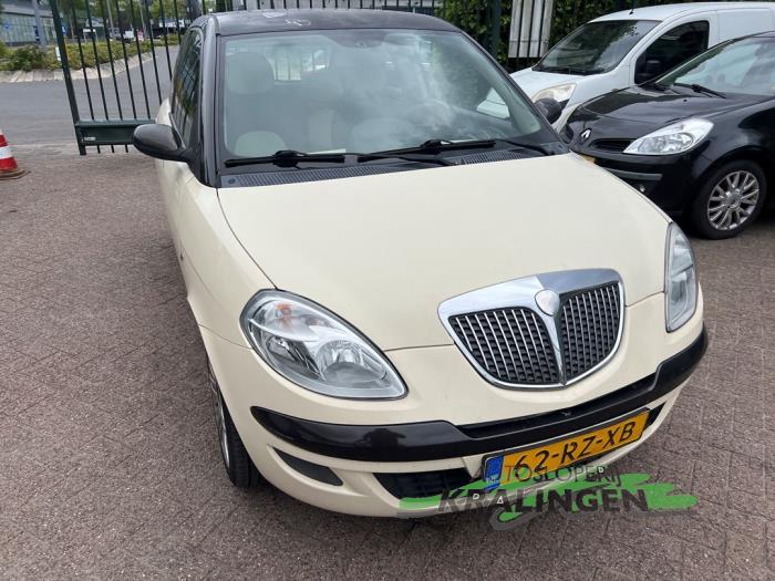 Lancia Ypsilon 1.4 16V Voiture accidentée (2005, Blanc)