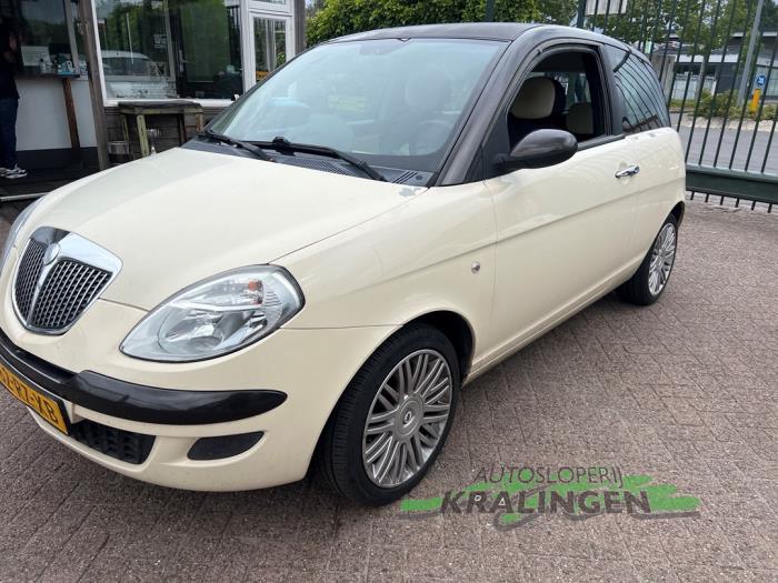 Lancia Ypsilon 1.4 16V Voiture accidentée (2005, Blanc)