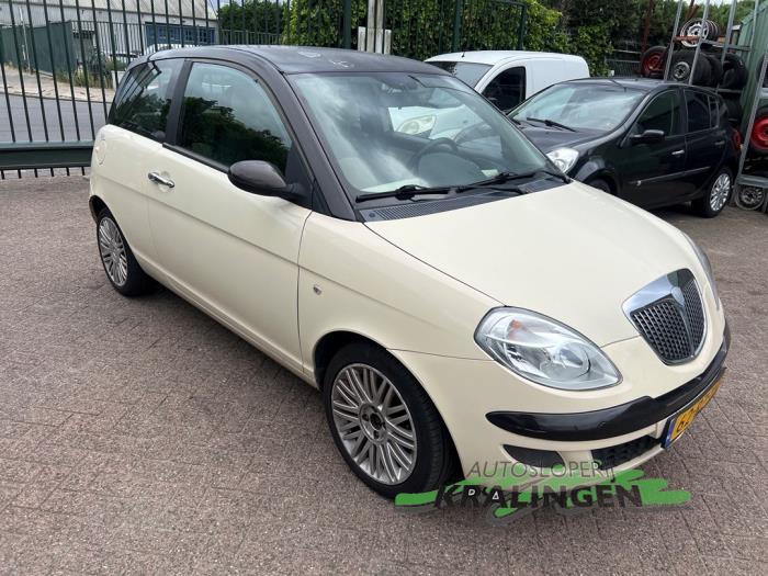 Lancia Ypsilon 1.4 16V Voiture accidentée (2005, Blanc)