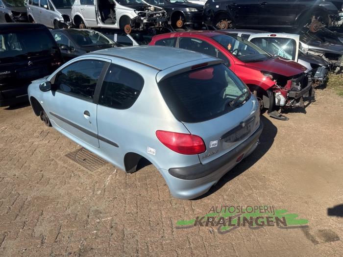 Peugeot 206 1.4 XR,XS,XT,Gentry Vehículo de desguace (2002, Gris)