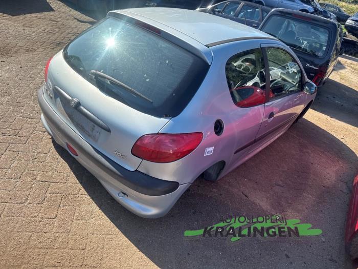Peugeot 206 1.4 XR,XS,XT,Gentry Vehículo de desguace (2002, Gris)