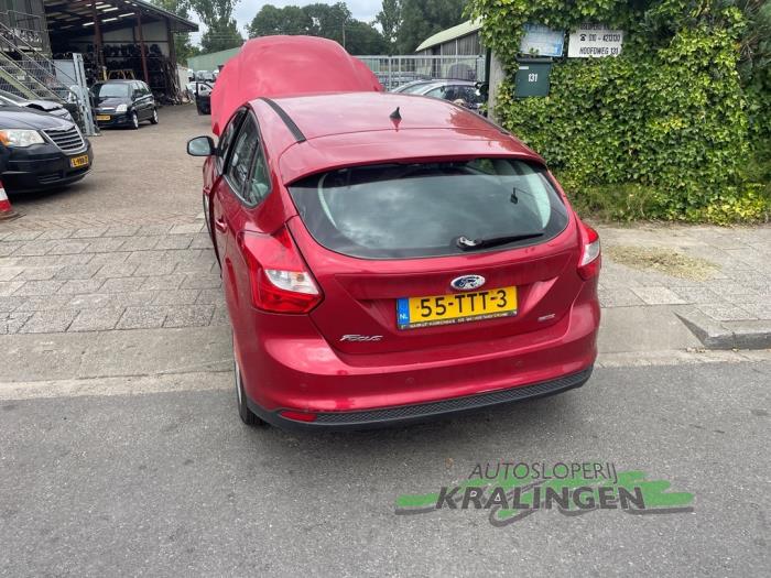 Ford Focus 3 1.0 Ti-VCT EcoBoost 12V 100 Coche dañado (2012, Rojo)