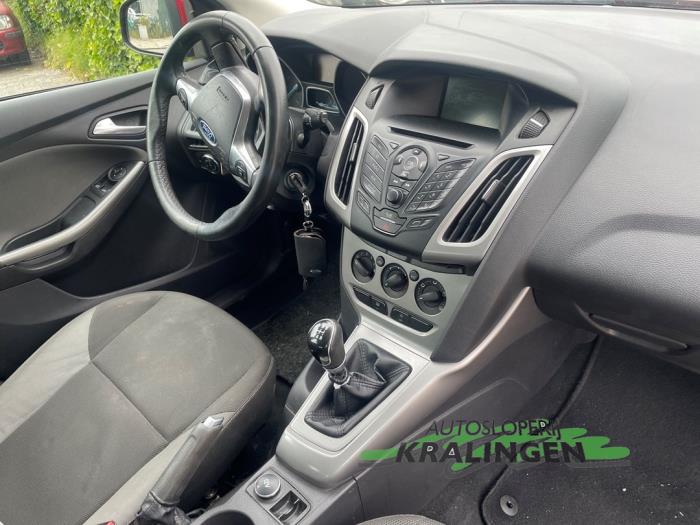 Ford Focus 3 1.0 Ti-VCT EcoBoost 12V 100 Coche dañado (2012, Rojo)