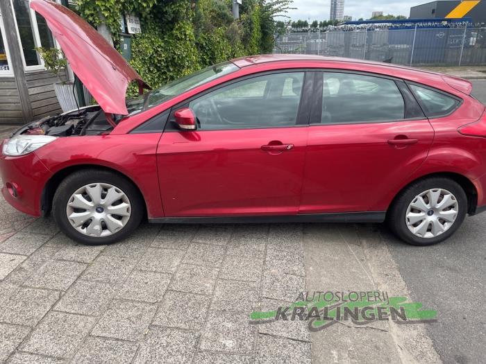 Ford Focus 3 1.0 Ti-VCT EcoBoost 12V 100 Coche dañado (2012, Rojo)