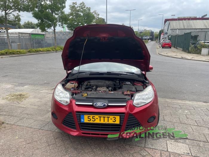 Ford Focus 3 1.0 Ti-VCT EcoBoost 12V 100 Coche dañado (2012, Rojo)