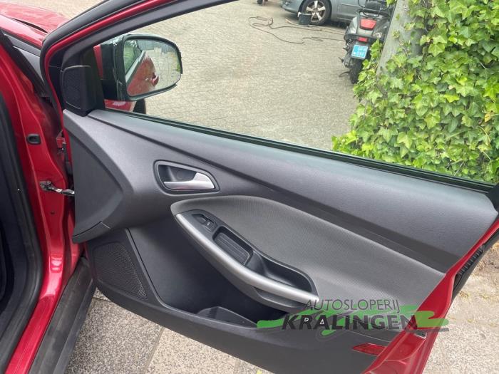 Ford Focus 3 1.0 Ti-VCT EcoBoost 12V 100 Coche dañado (2012, Rojo)
