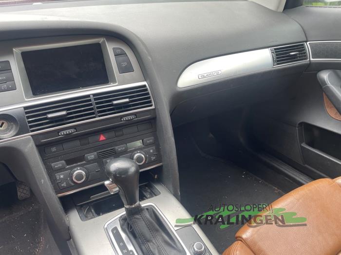 Audi A6 Avant 3.2 V6 24V FSI Quattro Schrottauto (2006, Grau)