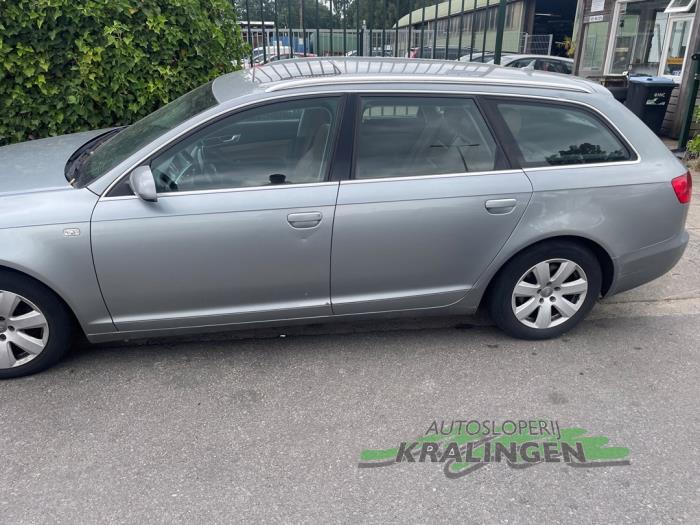 Audi A6 Avant 3.2 V6 24V FSI Quattro Schrottauto (2006, Grau)