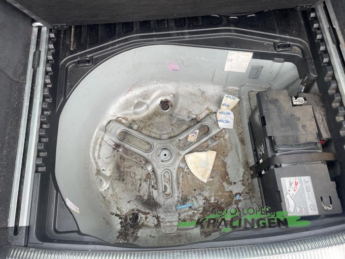 Audi A6 Avant 3.2 V6 24V FSI Quattro Schrottauto (2006, Grau)