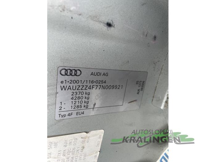 Audi A6 Avant 3.2 V6 24V FSI Quattro Schrottauto (2006, Grau)