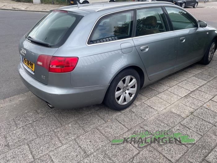 Audi A6 Avant 3.2 V6 24V FSI Quattro Schrottauto (2006, Grau)