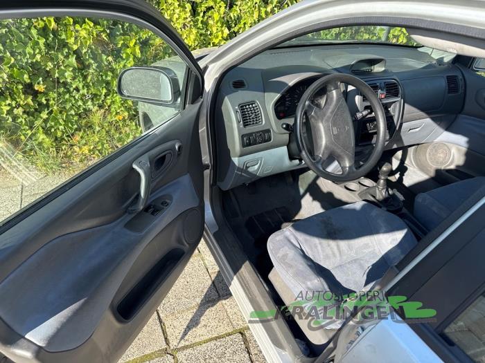 Mitsubishi Space Star 1.3 16V Épave (1999, Gris)