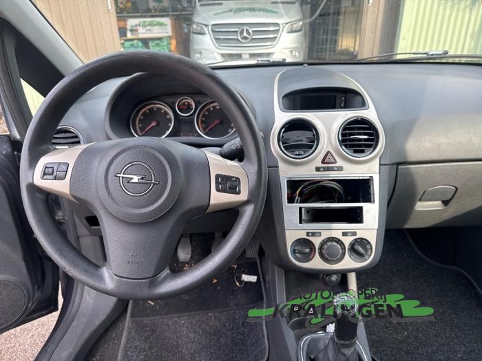 Opel Corsa D 1.2 16V Épave (2008, Gris)