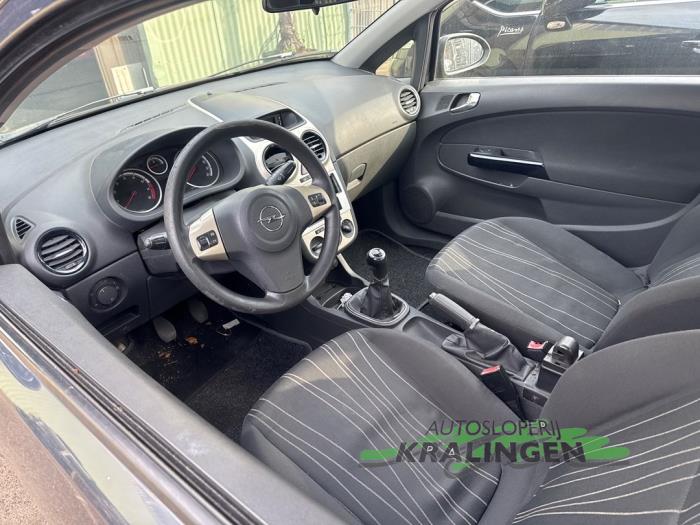 Opel Corsa D 1.2 16V Épave (2008, Gris)