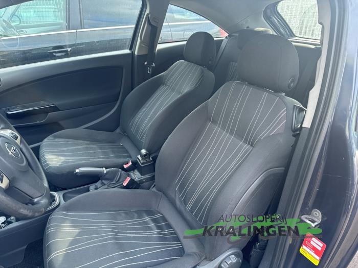 Opel Corsa D 1.2 16V Épave (2008, Gris)