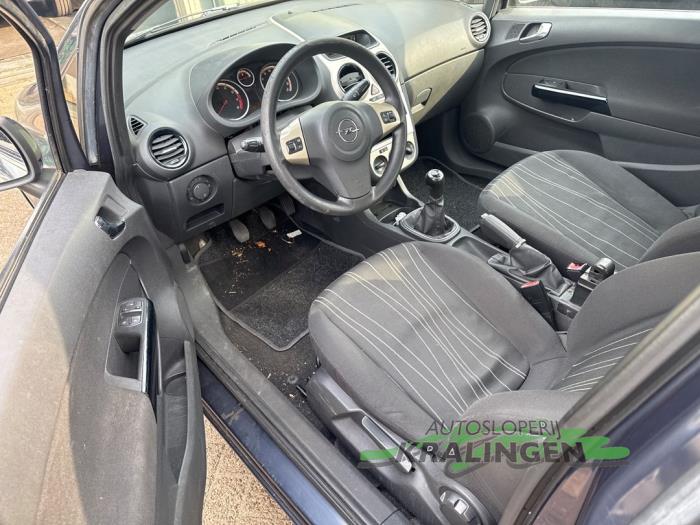 Opel Corsa D 1.2 16V Épave (2008, Gris)