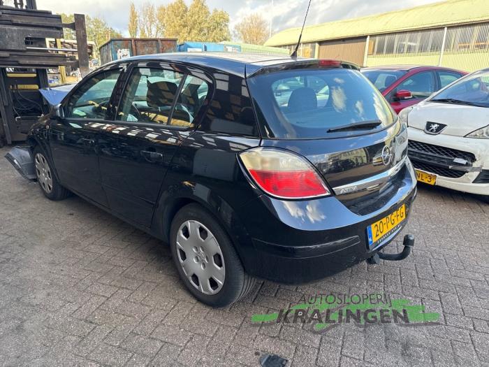 Opel Astra H 1.8 16V Skrotfordon (2004, ZWART)