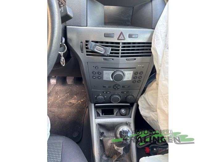 Opel Astra H 1.8 16V Skrotfordon (2004, ZWART)