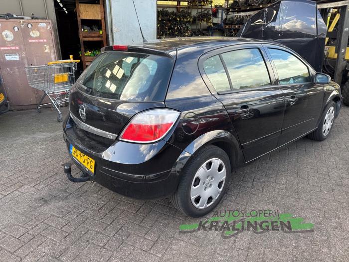 Opel Astra H 1.8 16V Skrotfordon (2004, ZWART)