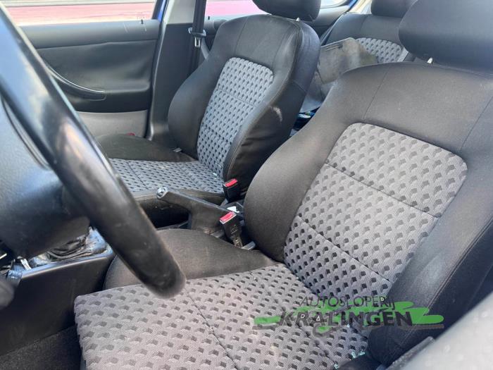 Seat Leon 1.6 Vehículo de desguace (2000, Azul)