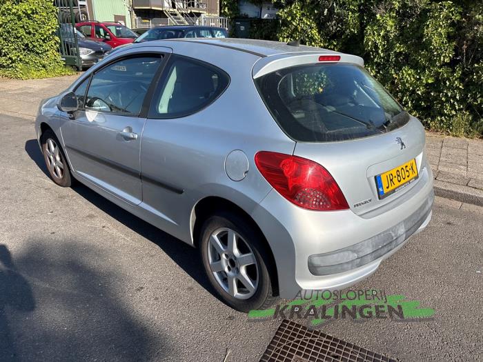 Peugeot 207/207+ 1.4 16V Coche dañado (2006, Gris)
