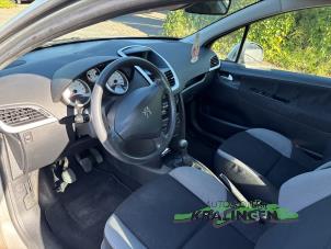 Peugeot 207/207+ 1.4 16V Coche dañado (2006, Gris)