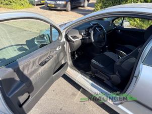 Peugeot 207/207+ 1.4 16V Coche dañado (2006, Gris)