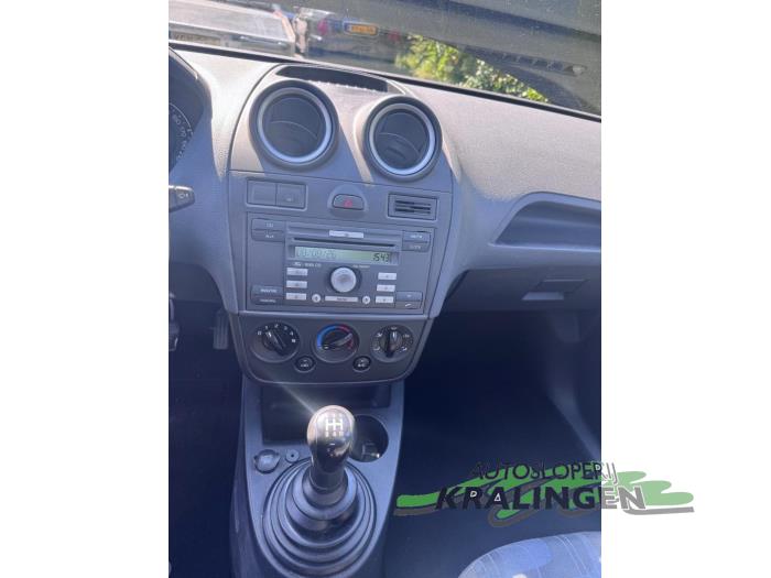 Ford Fiesta 5 1.3 Coche dañado (2006, Negro)
