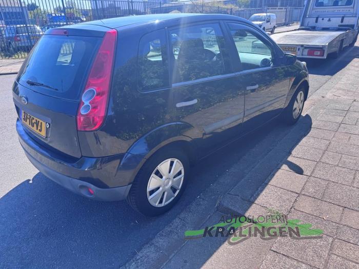 Ford Fiesta 5 1.3 Coche dañado (2006, Negro)