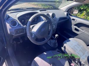 Ford Fiesta 5 1.3 Coche dañado (2006, Negro)