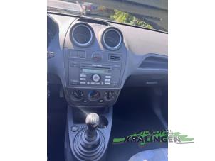 Ford Fiesta 5 1.3 Coche dañado (2006, Negro)