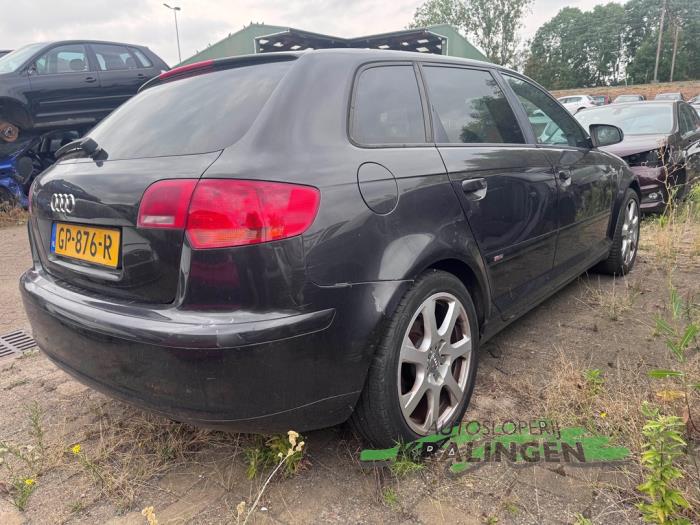 Audi A3 Sportback 2.0 TDI 16V Vehículo de desguace (2006, Gris)