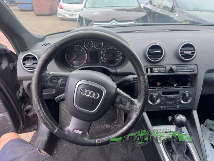 Audi A3 Sportback 2.0 TDI 16V Vehículo de desguace (2006, Gris)