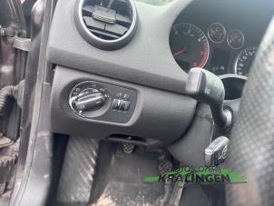 Audi A3 Sportback 2.0 TDI 16V Vehículo de desguace (2006, Gris)
