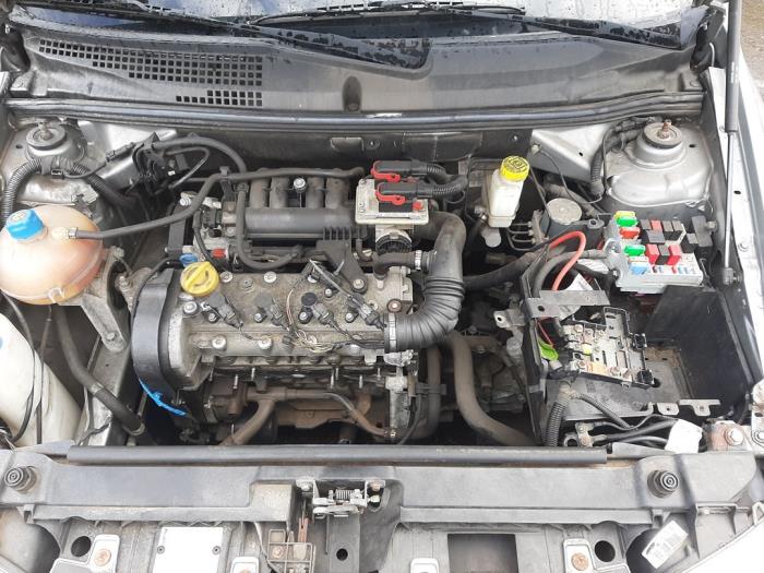 Fiat Stilo 1.4 16V Salvage vehicle (2005, Gray)