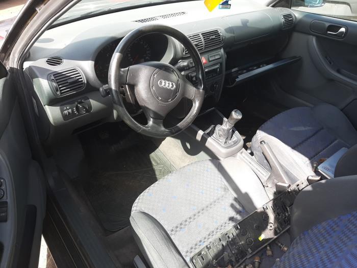 Audi A3 1.6 Schrottauto (1999, Schwarz)