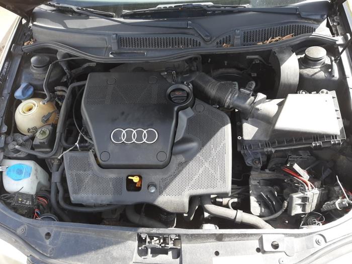 Audi A3 1.6 Schrottauto (1999, Schwarz)