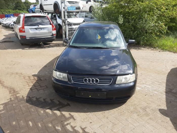 Audi A3 1.6 Schrottauto (1999, Schwarz)