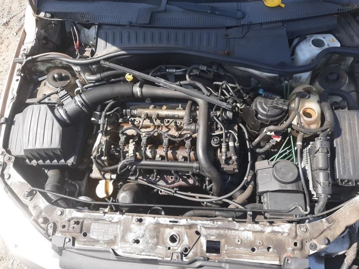 Opel Combo 1.3 CDTI 16V Samochód złomowany (2011, Granit)