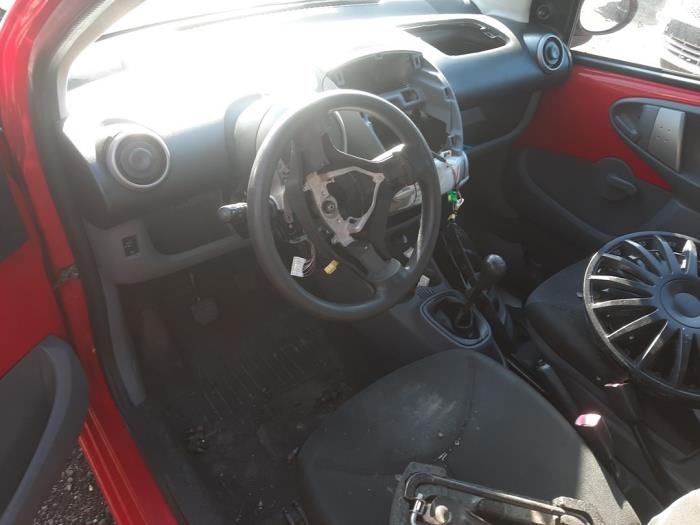 Toyota Aygo 1.0 12V VVT-i Vehículo de desguace (2008, Rojo)