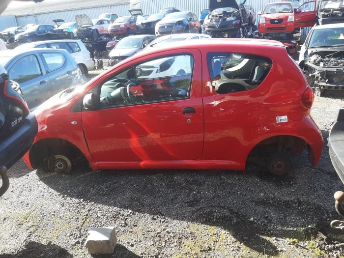 Toyota Aygo 1.0 12V VVT-i Vehículo de desguace (2008, Rojo)