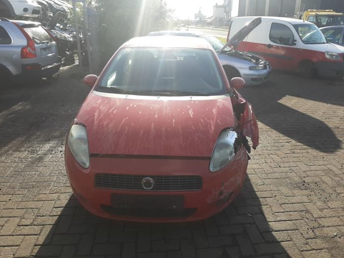 Fiat Grande Punto 1.2 Schrottauto (2008, Rot)