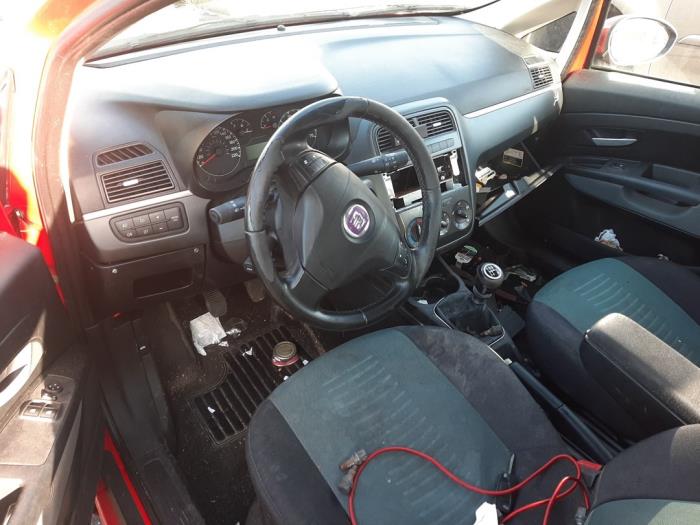 Fiat Grande Punto 1.2 Schrottauto (2008, Rot)