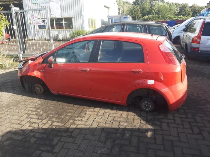 Fiat Grande Punto 1.2 Schrottauto (2008, Rot)