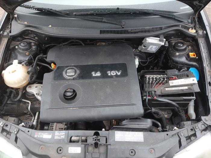 Seat Ibiza III 1.4 16V 75 Épave (2003, Noir)