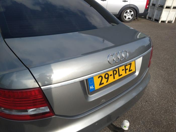 Audi A6 2.4 V6 24V Épave (2004, Gris)