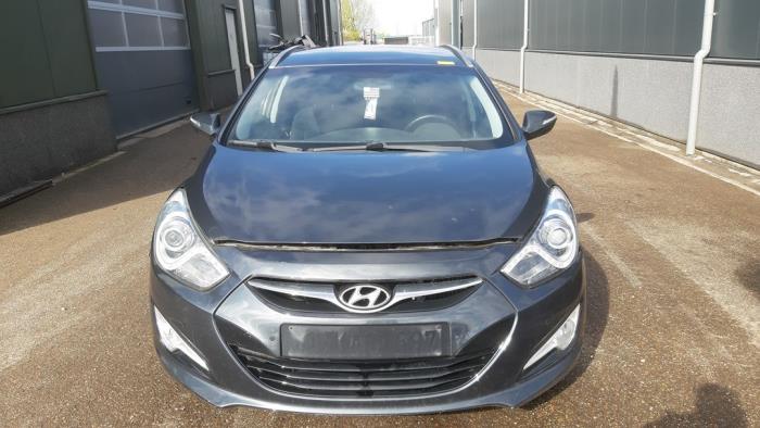 Hyundai i40 CW 1.7 CRDi 16V Salvage vehicle (2011, Gray)